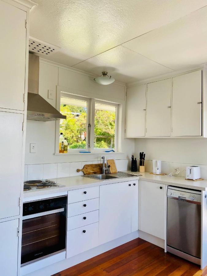 Serene Lake Taupo Abode エクステリア 写真