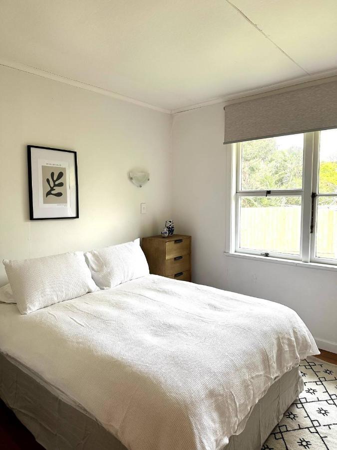 Serene Lake Taupo Abode エクステリア 写真