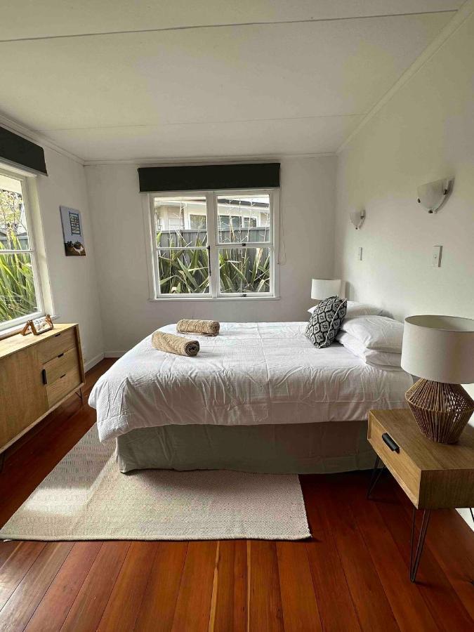 Serene Lake Taupo Abode エクステリア 写真